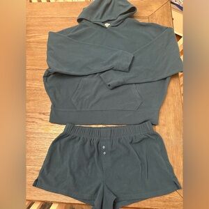 PINK Victoria's Secret Green fleece hoodie and shorts Sleepwear